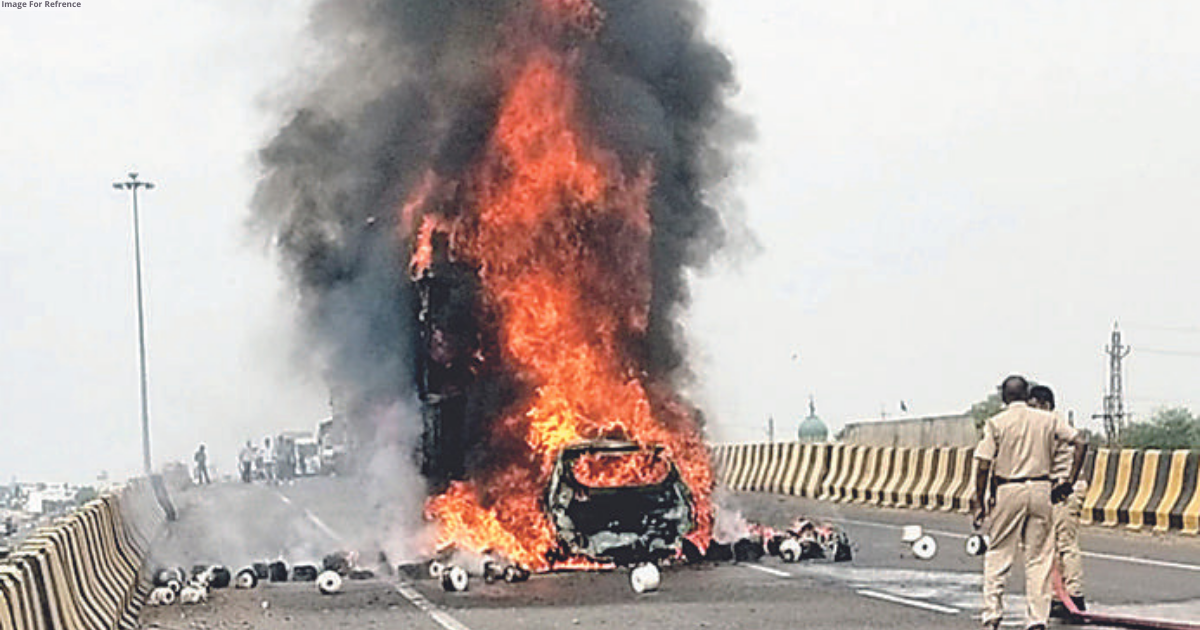 Highway Horror! 2 kids among 7 charred to death